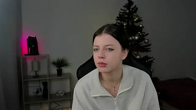 Snapshot of Este_Glen chatting on December 22, 2024, 5:22 am Este Glen online show from December 22, 2024, 5:22 am