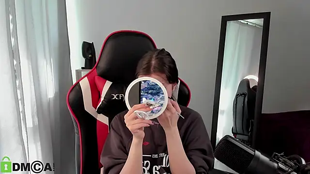 Snapshot of Este_Glen chatting on March 20, 2025, 8:09 am Este Glen online show from March 20, 2025, 8:09 am