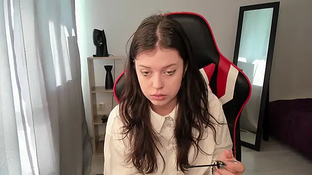 Snapshot of Este_Glen chatting on March 23, 2025, 7:42 am Este Glen online show from March 23, 2025, 7:42 am