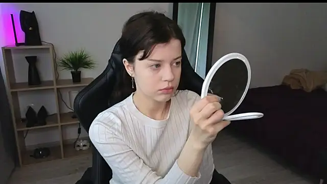 Snapshot of Este_Glen chatting on March 5, 2025, 9:05 am Este Glen online show from March 5, 2025, 9:05 am