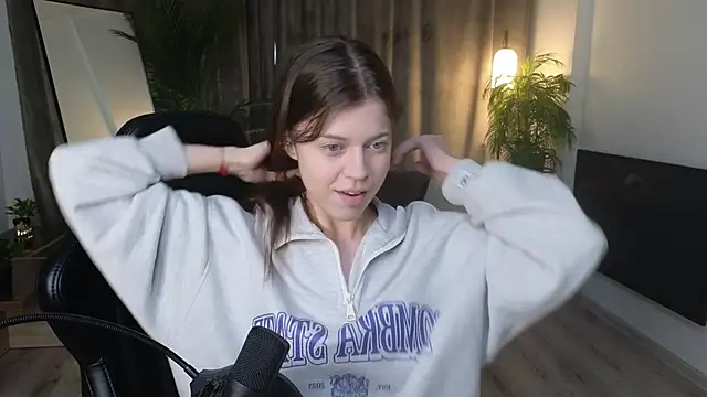 Snapshot of Este_Glen chatting on October 16, 2025, 10:29 pm Este Glen online show from October 16, 2025, 10:29 pm