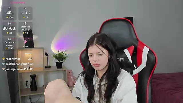 Snapshot of Este_Glen chatting on December 5, 2024, 4:37 am Este Glen online show from December 5, 2024, 4:37 am