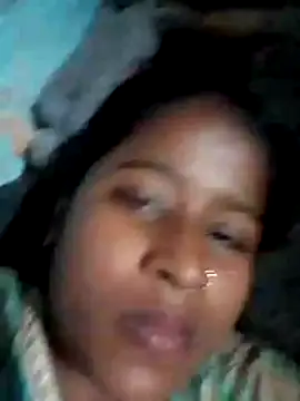 Snapshot of riya_houswife chatting on November 21, 2025, 11:31 am riya houswife online show from November 21, 2025, 11:31 am