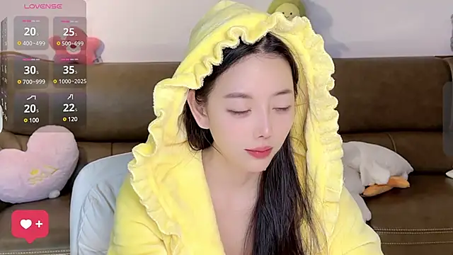 Snapshot of Yilin1999 chatting on February 26, 2025, 3:21 pm Yilin1999 online show from February 26, 2025, 3:21 pm
