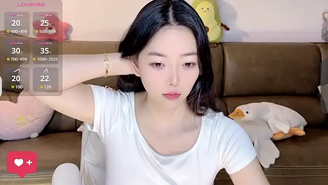 Snapshot of Yilin1999 chatting on March 5, 2025, 4:13 am Yilin1999 online show from March 5, 2025, 4:13 am
