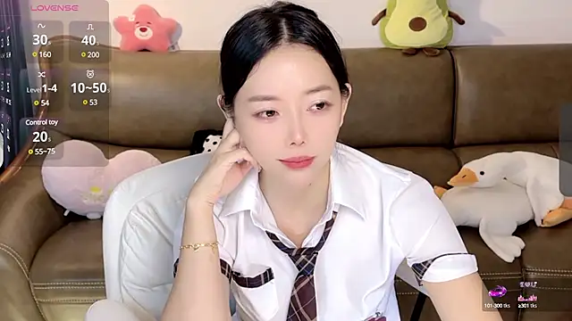 Snapshot of Yilin1999 chatting on February 21, 2025, 4:29 am Yilin1999 online show from February 21, 2025, 4:29 am