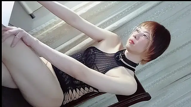 adawang1986 online show from February 26, 2025, 1:43 pm