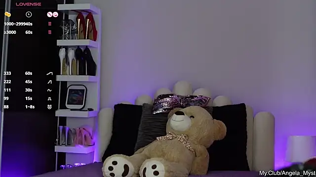 Angela Myst online show from April 3, 2026, 11:27 am