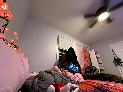 strip4faith online show from December 17, 2025, 5:45 am