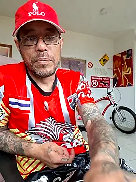mileflav0r online show from May 14, 2026, 8:33 am