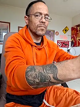 mileflav0r online show from May 12, 2026, 8:21 am