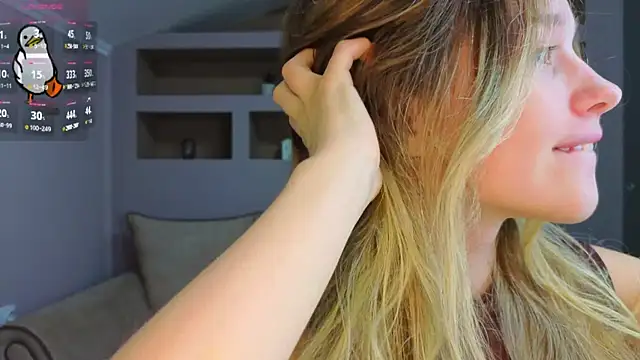 LinaCristonsen online show from October 14, 2025, 5:24 pm