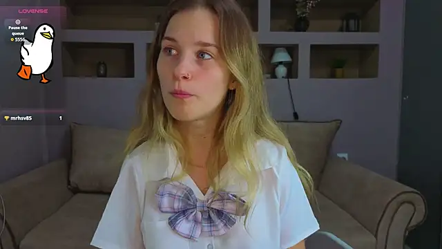 LinaCristonsen online show from October 25, 2025, 2:28 pm