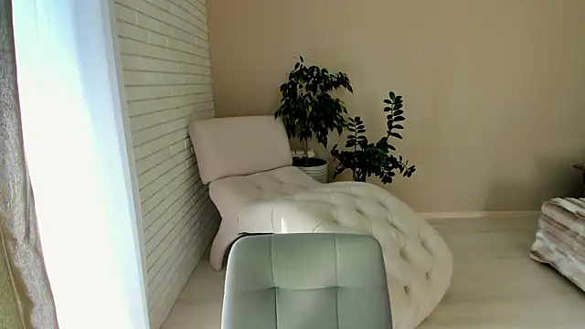 Alicee Gracee online show from September 24, 2025, 8:10 am