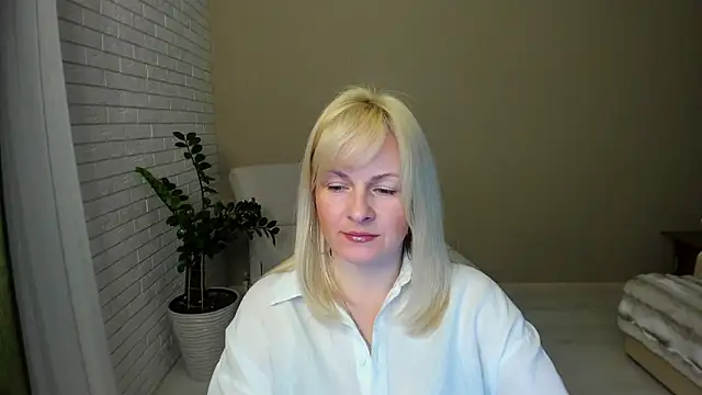 Alicee Gracee online show from February 15, 2026, 4:50 pm