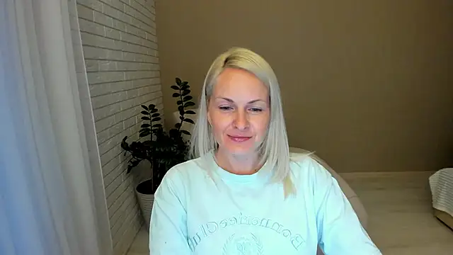 Alicee Gracee online show from September 9, 2025, 3:32 pm