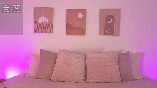 Mia Heartt online show from December 17, 2025, 6:46 pm