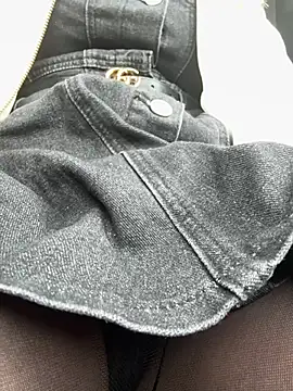 LustfulLuna  online show from April 1, 2026, 10:05 am