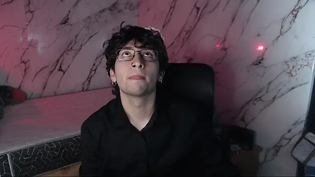 Dereck Dickson online show from April 7, 2026, 4:36 am