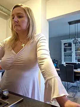 CoupleKitty online show from October 21, 2025, 3:44 pm