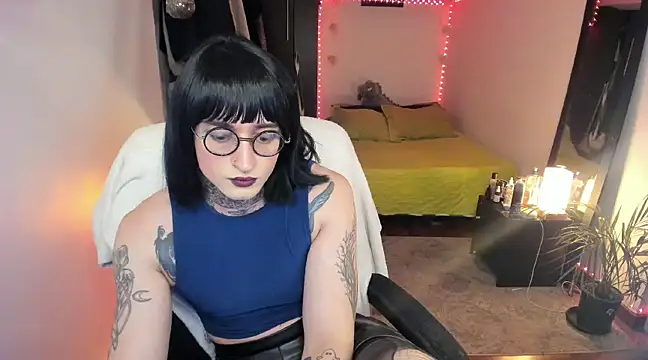 ShiiraVelkor online show from February 27, 2025, 1:38 pm