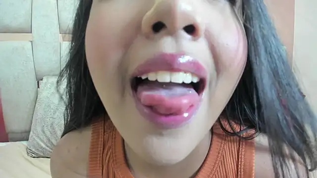 nicole fisherr online show from September 14, 2025, 4:35 am