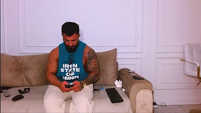 Snapshot of UrsuKing chatting on January 18, 2025, 9:24 pm UrsuKing online show from January 18, 2025, 9:24 pm