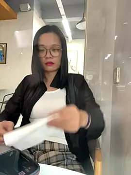 Bella0815 online show from November 17, 2025, 6:50 am