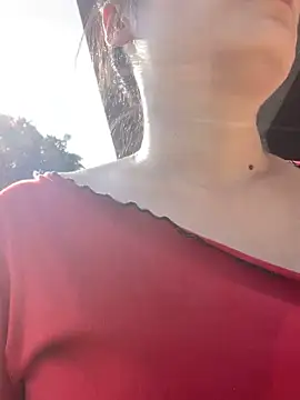 Bella0815 online show from October 18, 2025, 7:10 am