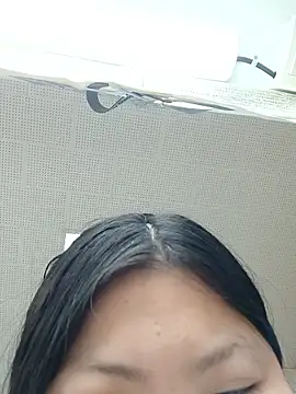 hello098712 online show from November 20, 2025, 3:18 am