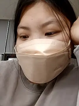 hello098712 online show from October 21, 2025, 3:28 am