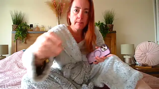 LouiseTswing online show from March 24, 2026, 10:48 am