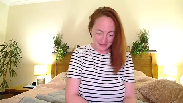 LouiseTswing online show from March 13, 2025, 8:11 pm