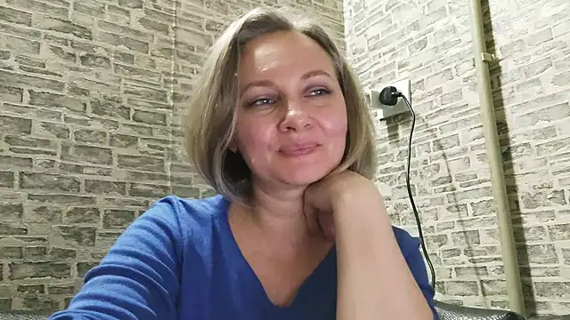 Snapshot of EdithManning chatting on February 11, 2025, 3:29 pm EdithManning online show from February 11, 2025, 3:29 pm