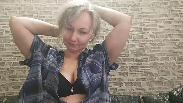 EdithManning online show from November 12, 2025, 7:45 am