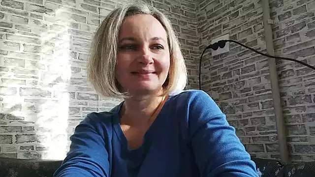 Snapshot of EdithManning chatting on February 10, 2025, 9:25 am EdithManning online show from February 10, 2025, 9:25 am