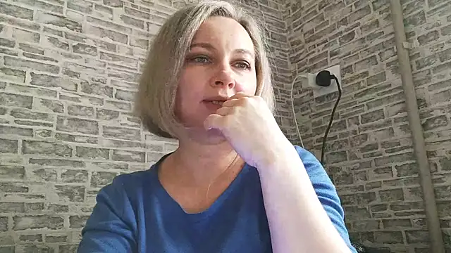 Snapshot of EdithManning chatting on February 10, 2025, 6:20 am EdithManning online show from February 10, 2025, 6:20 am