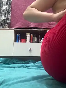 abyusif101099 online show from April 10, 2026, 8:38 pm