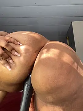 Snapshot of Naughty-Mel chatting on September 11, 2025, 7:41 am Naughty-Mel online show from September 11, 2025, 7:41 am