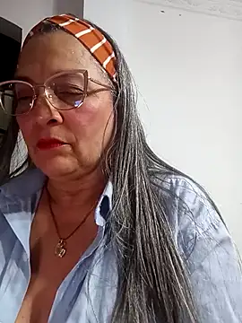 miisevvie  online show from March 20, 2025, 9:04 am