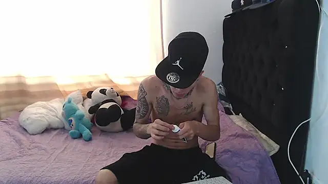 Kitty and jake online show from November 4, 2025, 6:44 pm