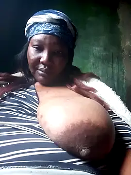 chubbydoll122 online show from September 29, 2025, 12:00 pm