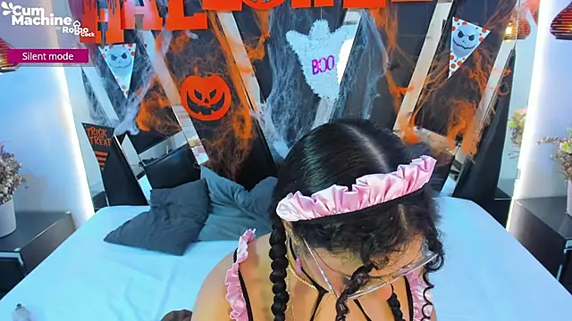 antonelllepiercee online show from October 22, 2025, 11:31 am