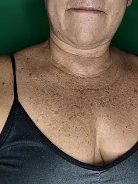 Snapshot of Kasandra_Ho chatting on October 17, 2025, 1:42 am Kasandra Ho online show from October 17, 2025, 1:42 am