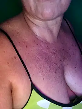 Snapshot of Kasandra_Ho chatting on November 22, 2025, 1:15 am Kasandra Ho online show from November 22, 2025, 1:15 am