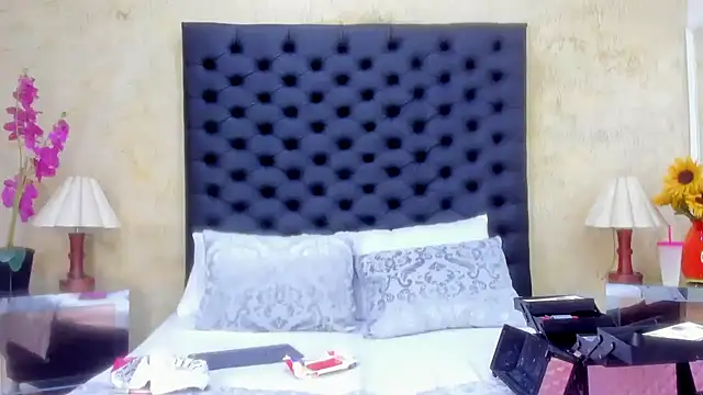 NahomiWhitel online show from February 19, 2026, 12:46 pm