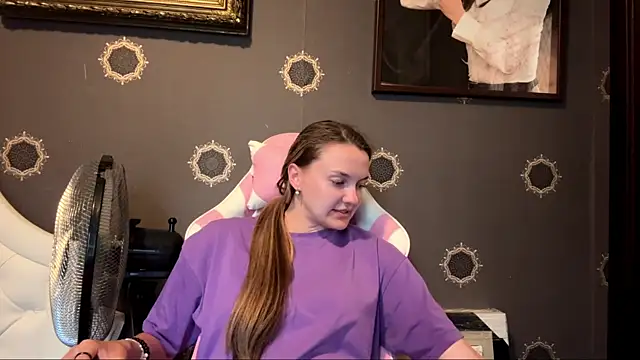 NoreenBunton online show from July 16, 2026, 4:37 pm