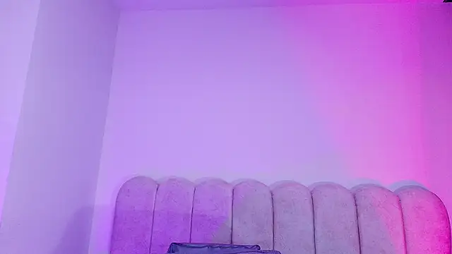 mia stanfort online show from January 14, 2026, 7:17 pm