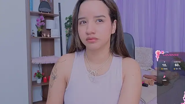 Snapshot of emilyrouxe chatting on February 17, 2026, 2:58 pm emilyrouxe online show from February 17, 2026, 2:58 pm