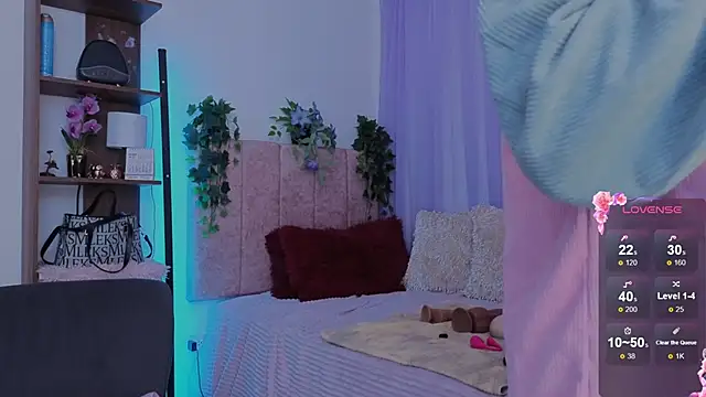 Snapshot of emilyrouxe chatting on February 26, 2026, 4:18 pm emilyrouxe online show from February 26, 2026, 4:18 pm